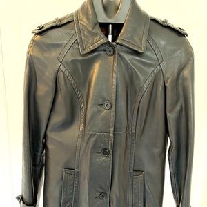 Daniel Women leather short coat in black